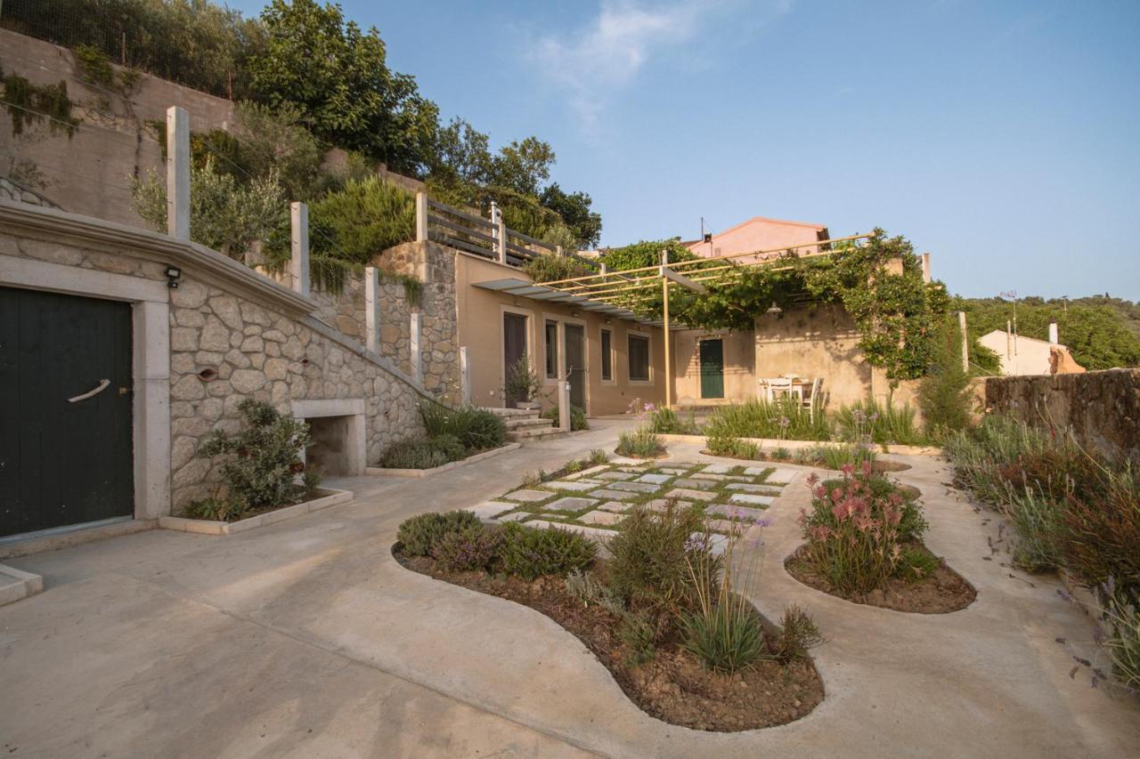 Corfu Tramezzo Designer's House *